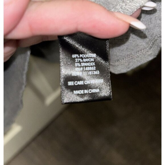 Torrid Grey Cold Shoulder Ruffle Casual Shift Dress Women’s size 1 - Picture 8 of 9